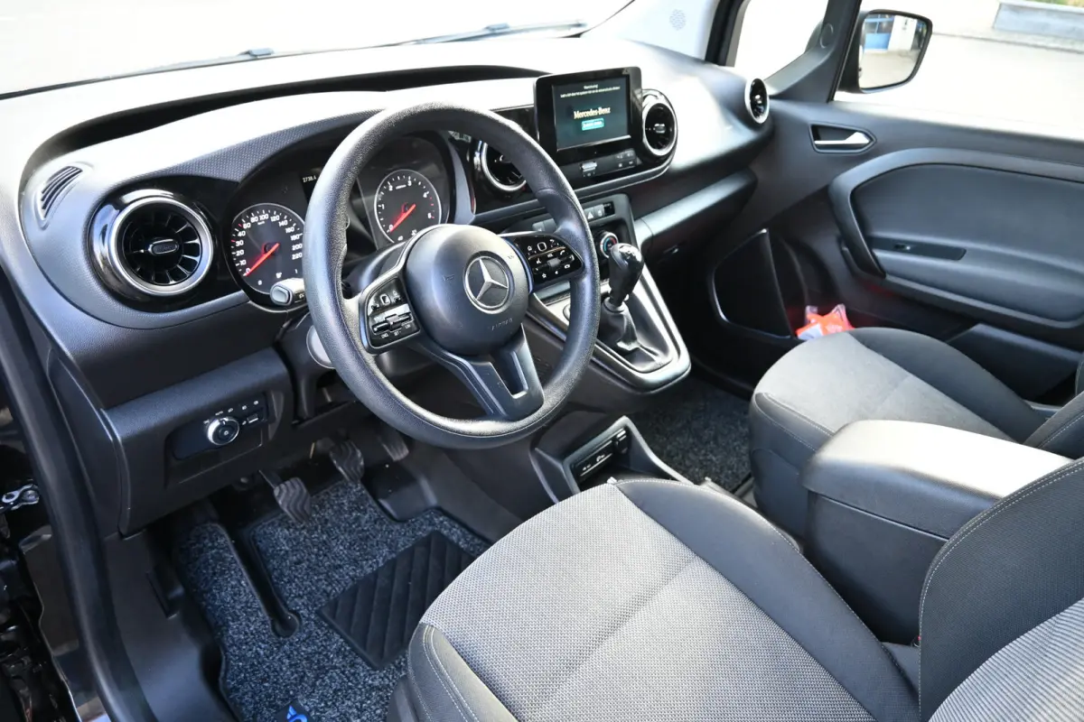 110 CDI L1 Pro MBUX navigatie met camera, Bumpers in kleur, Etc.
