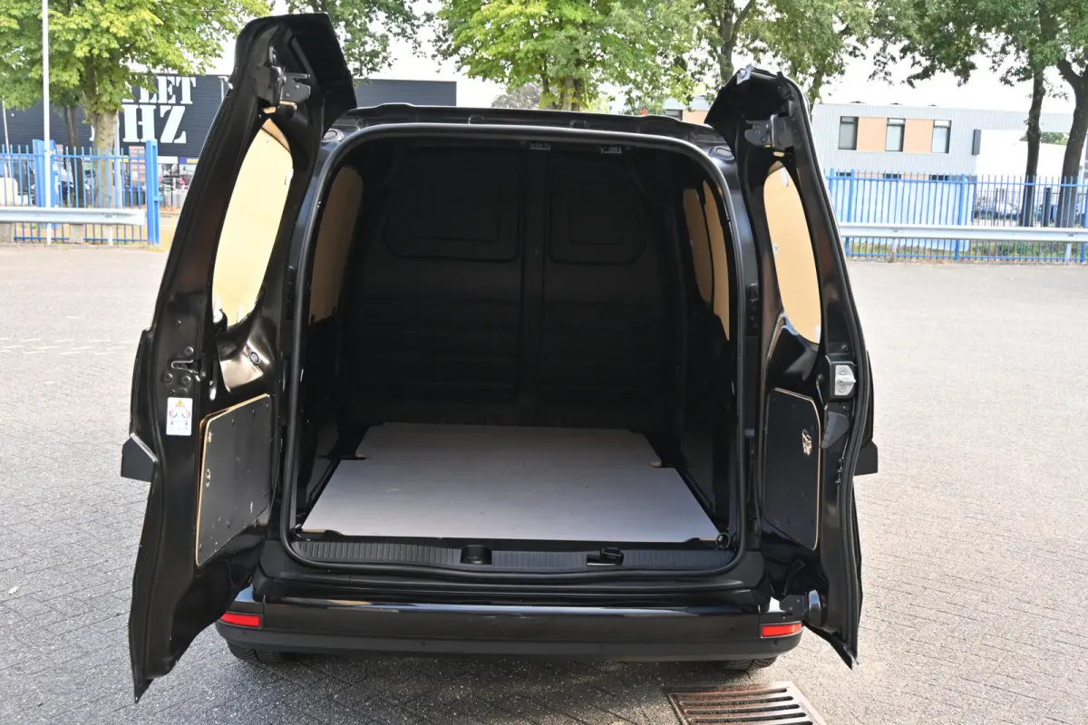 110 CDI L1 Pro MBUX navigatie met camera, Bumpers in kleur, Etc.