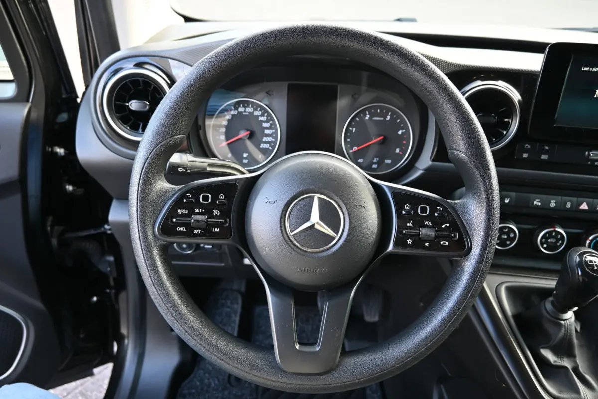110 CDI L1 Pro MBUX navigatie met camera, Bumpers in kleur, Etc.