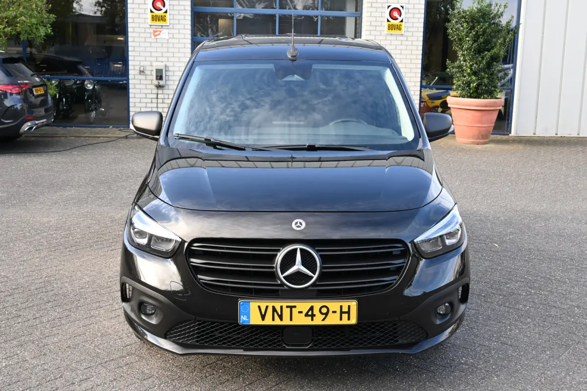 110 CDI L1 Pro MBUX navigatie met camera, Bumpers in kleur, Etc.