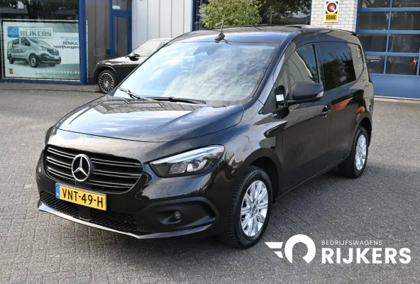 110 CDI L1 Pro MBUX navigatie met camera, Bumpers in kleur, Etc.