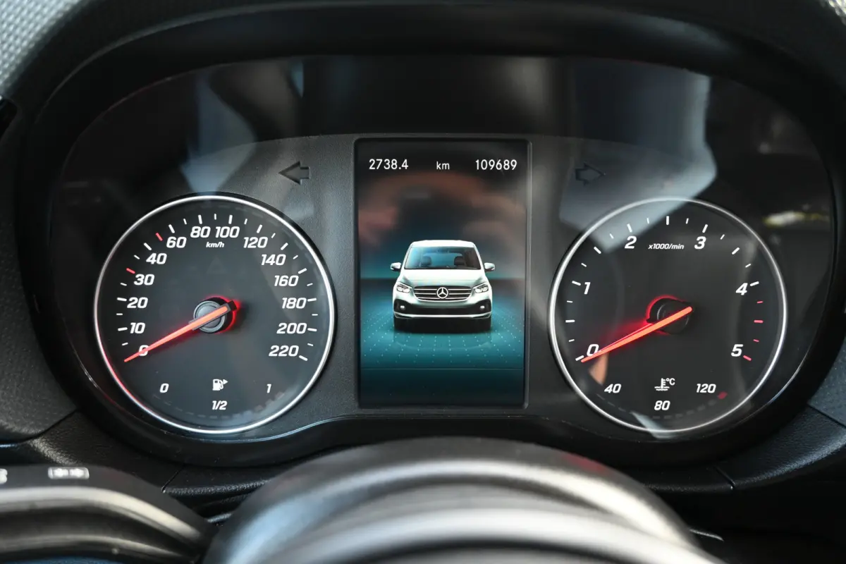 110 CDI L1 Pro MBUX navigatie met camera, Bumpers in kleur, Etc.