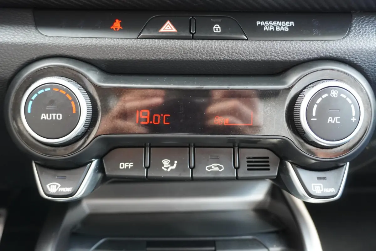 1.0 T-GDi 101pk MHEV GT-Line | Achteruitrijcamera | Stuurverwarming | Stoelverwarming | Navigatie
