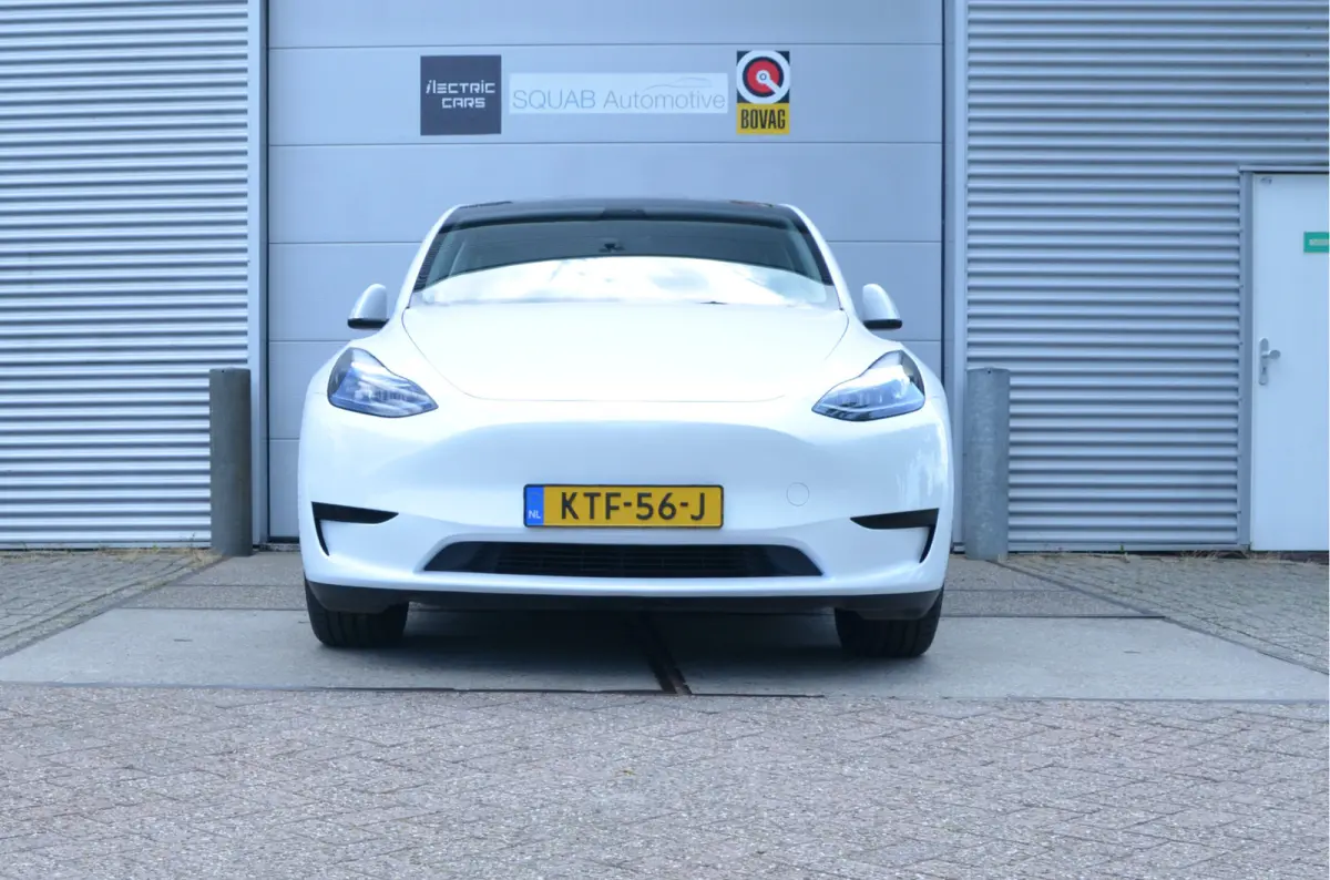 RWD 58 kWh LFP accu, Trekhaak (1.600kg), 20" Alu, AutoPilot3.0 Ryzen