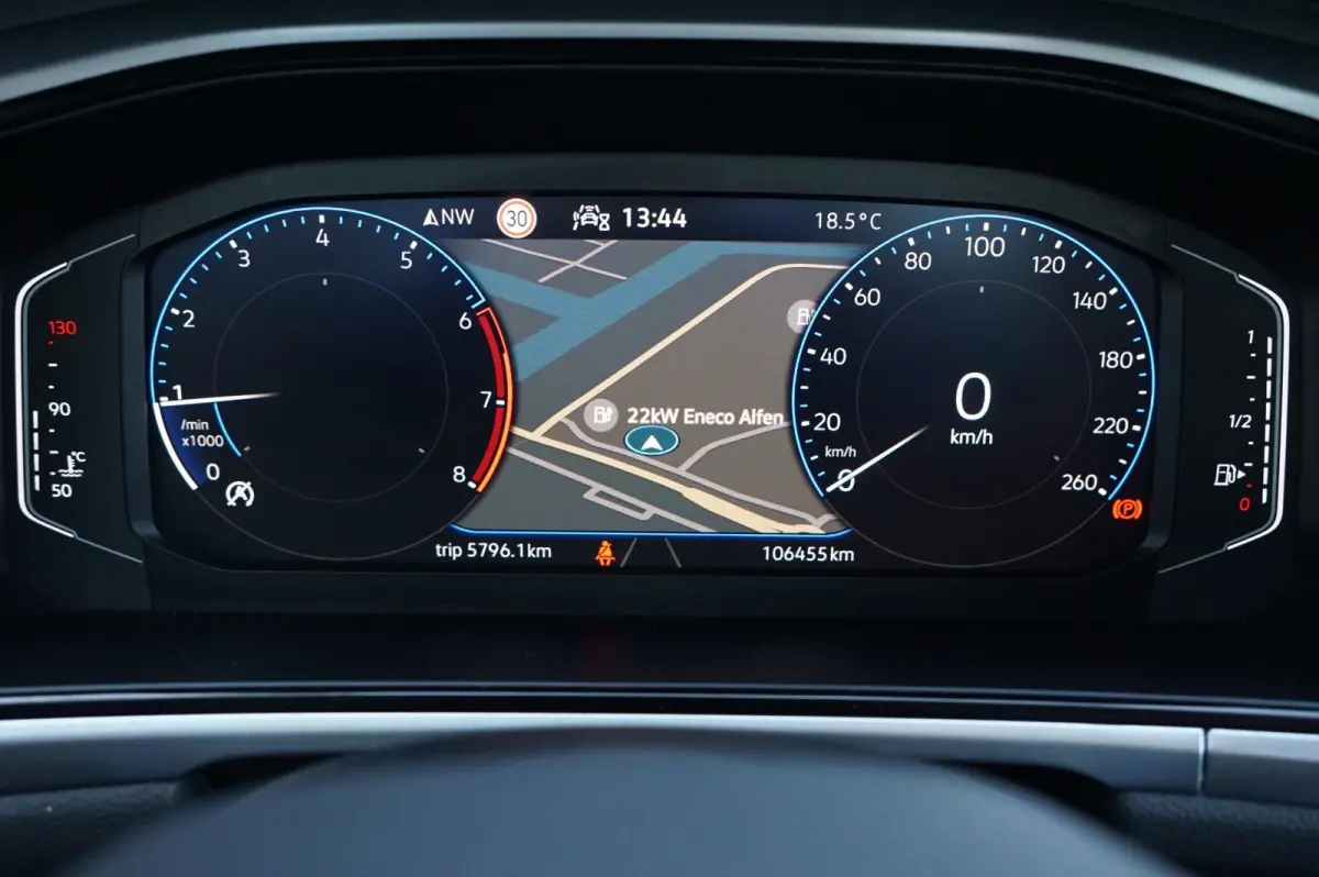 1.0 TSI 110pk Life | Trekhaak | Navigatie | Climatronic