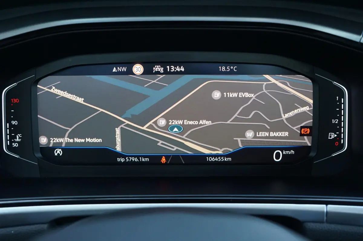 1.0 TSI 110pk Life | Trekhaak | Navigatie | Climatronic