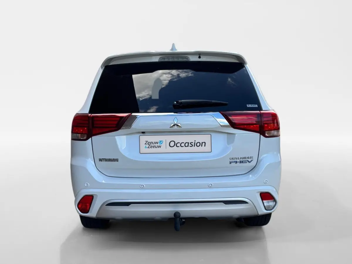 2.4 PHEV Instyle | Trekhaak | Leder | Schuif-kantel dak | Rondom camera | Elektrisch. Achterklep | Stoel en stuurverwarming | Set winterwielen |