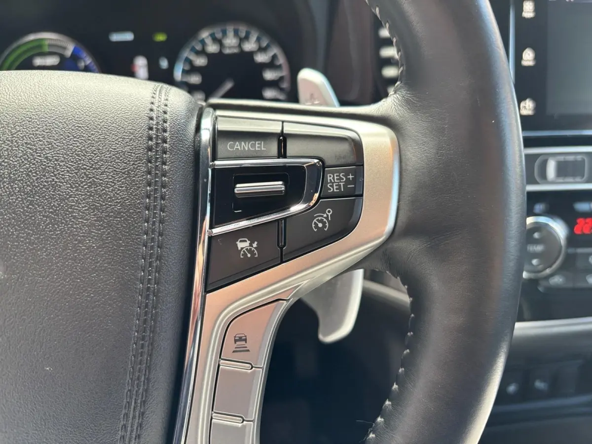 2.4 PHEV Instyle | Trekhaak | Leder | Schuif-kantel dak | Rondom camera | Elektrisch. Achterklep | Stoel en stuurverwarming | Set winterwielen |