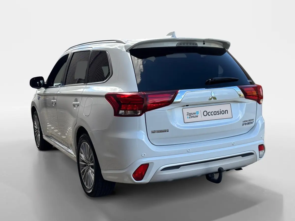 2.4 PHEV Instyle | Trekhaak | Leder | Schuif-kantel dak | Rondom camera | Elektrisch. Achterklep | Stoel en stuurverwarming | Set winterwielen |