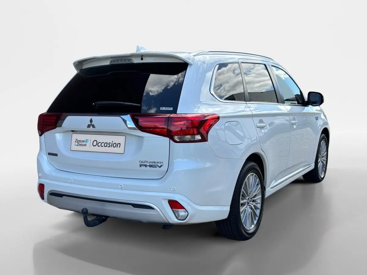2.4 PHEV Instyle | Trekhaak | Leder | Schuif-kantel dak | Rondom camera | Elektrisch. Achterklep | Stoel en stuurverwarming | Set winterwielen |