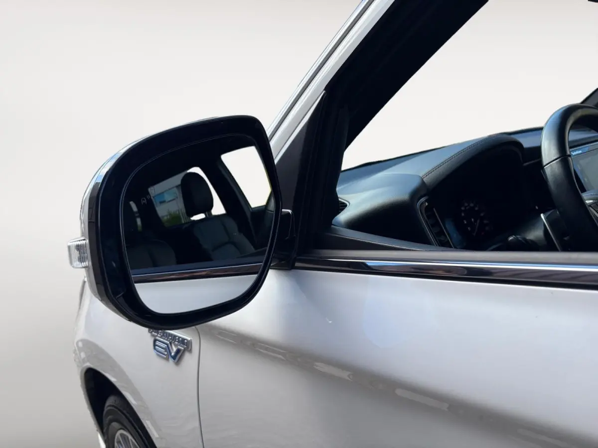 2.4 PHEV Instyle | Trekhaak | Leder | Schuif-kantel dak | Rondom camera | Elektrisch. Achterklep | Stoel en stuurverwarming | Set winterwielen |