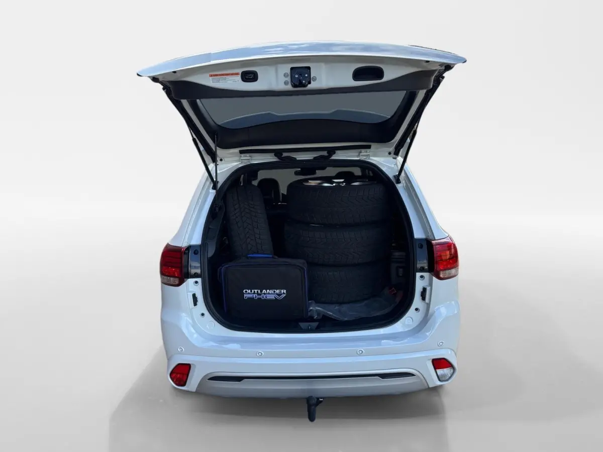 2.4 PHEV Instyle | Trekhaak | Leder | Schuif-kantel dak | Rondom camera | Elektrisch. Achterklep | Stoel en stuurverwarming | Set winterwielen |
