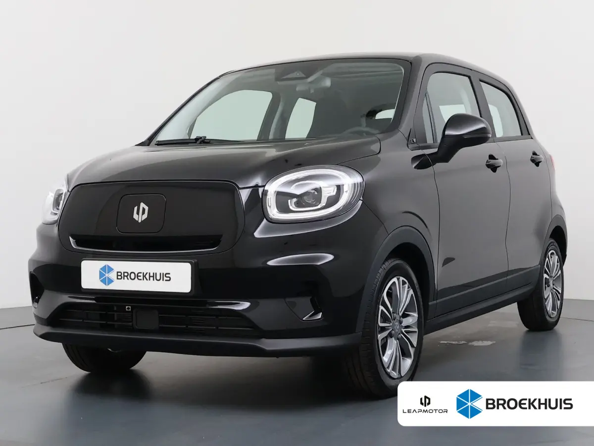 Design 37.3 kWh | €2500,- korting !! | Vanaf €259,- Private Lease per maand ! | Achteruitrijcamera | Cruise control adaptief | DAB ontvanger