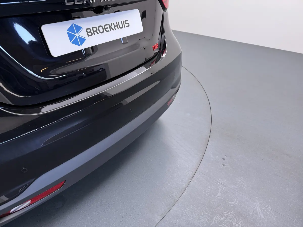 Design 37.3 kWh | €1500,- korting !! | Vanaf €259,- Private Lease per maand !  | Achteruitrijcamera | Cruise control adaptief | Dodehoek detectie