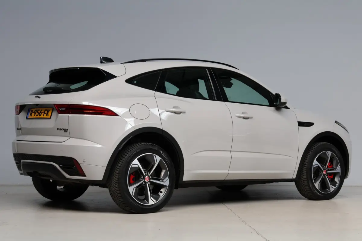 1.5 P300e AWD R-Dynamic HSE Black Optiek | panoramadak | head-up | adap. cruise | camera | elek. trekhaak | leder