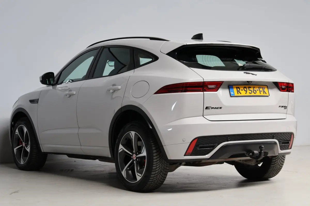 1.5 P300e AWD R-Dynamic HSE Black Optiek | panoramadak | head-up | adap. cruise | camera | elek. trekhaak | leder