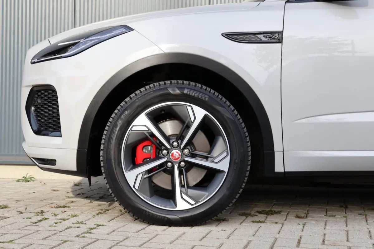 1.5 P300e AWD R-Dynamic HSE Black Optiek | panoramadak | head-up | adap. cruise | camera | elek. trekhaak | leder