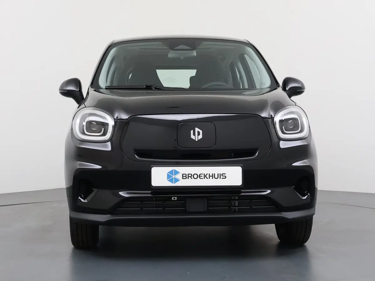 Design 37.3 kWh | €2500,- korting !! | Vanaf €259,- Private Lease per maand ! | Achteruitrijcamera | Cruise control adaptief | DAB ontvanger