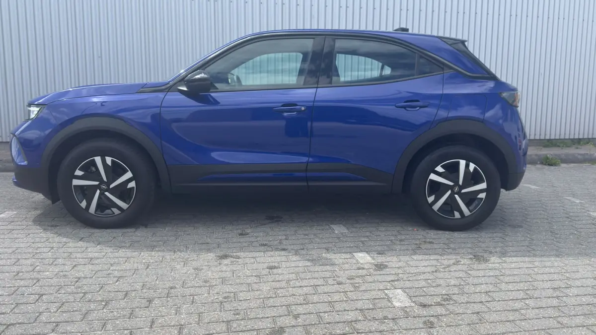 Edition | Dode hoek detectie | Apple Carplay / Android Auto | Camera Achter | Draadloos opladen |