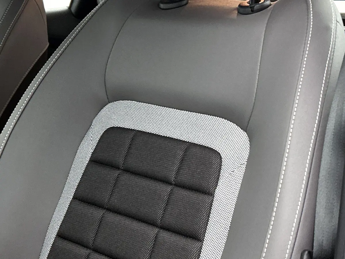 Business 156pk Extended range 54 kWh | DEMO DEAL | Navigatie | Carplay / Android Auto | Verwarmbare Voorstoelen | Camera | Snel Rijden |