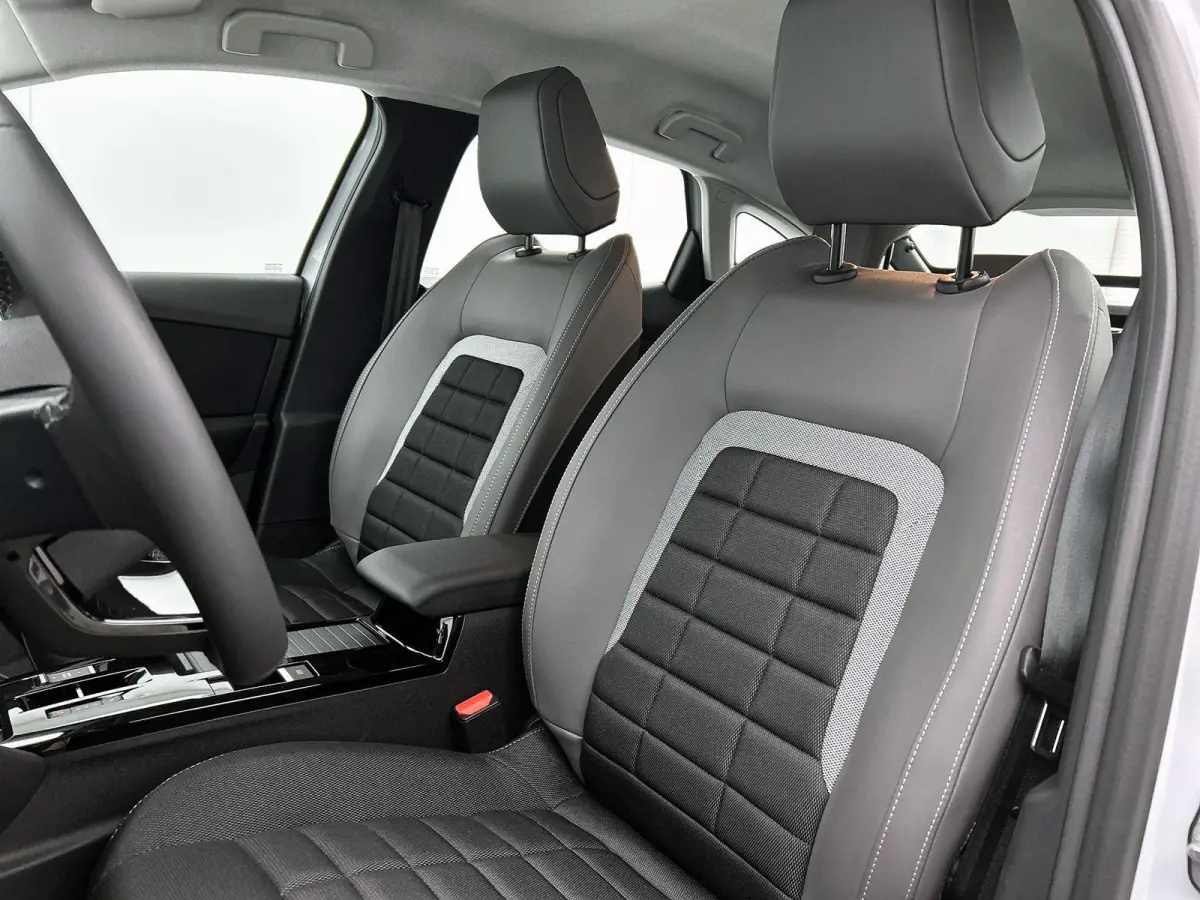 Business 156pk Extended range 54 kWh | DEMO DEAL | Navigatie | Carplay / Android Auto | Verwarmbare Voorstoelen | Camera | Snel Rijden |