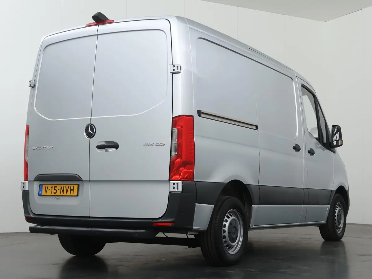 314 CDI L1 H1 | Airco | Comfortstoelen met Stoelve | Airco | Comfortstoelen met Stoelverwarming | Parkeerpakket | Zijwindassistent | Achteropstap |