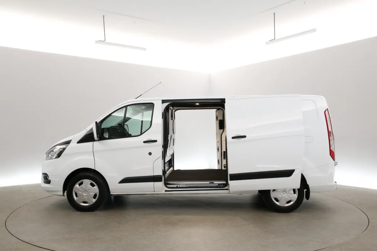 2.0 TDCI L2H1 | Airco | Camera | 2800kg Trekgew. | Cruise | 3 Zits | 2xSchuifdeur | Carplay
