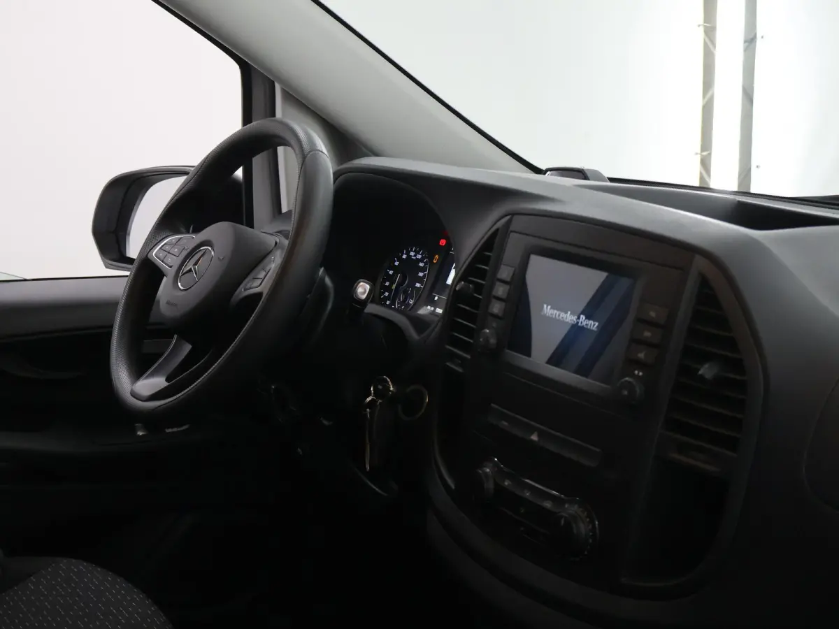 | L2 Lang | 66 kWh | 285 KM RANGE WLTP | Stoelverwarming | Navigatie | Parkeercamera | Airco | Stoel - Stoel | Certified