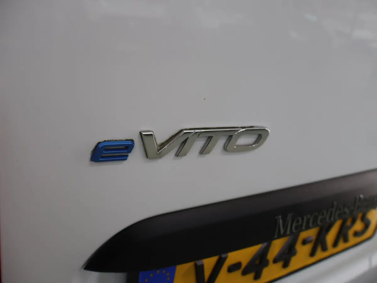 | L2 Lang | 66 kWh | 285 KM RANGE WLTP | Stoelverwarming | Navigatie | Parkeercamera | Airco | Stoel - Stoel | Certified
