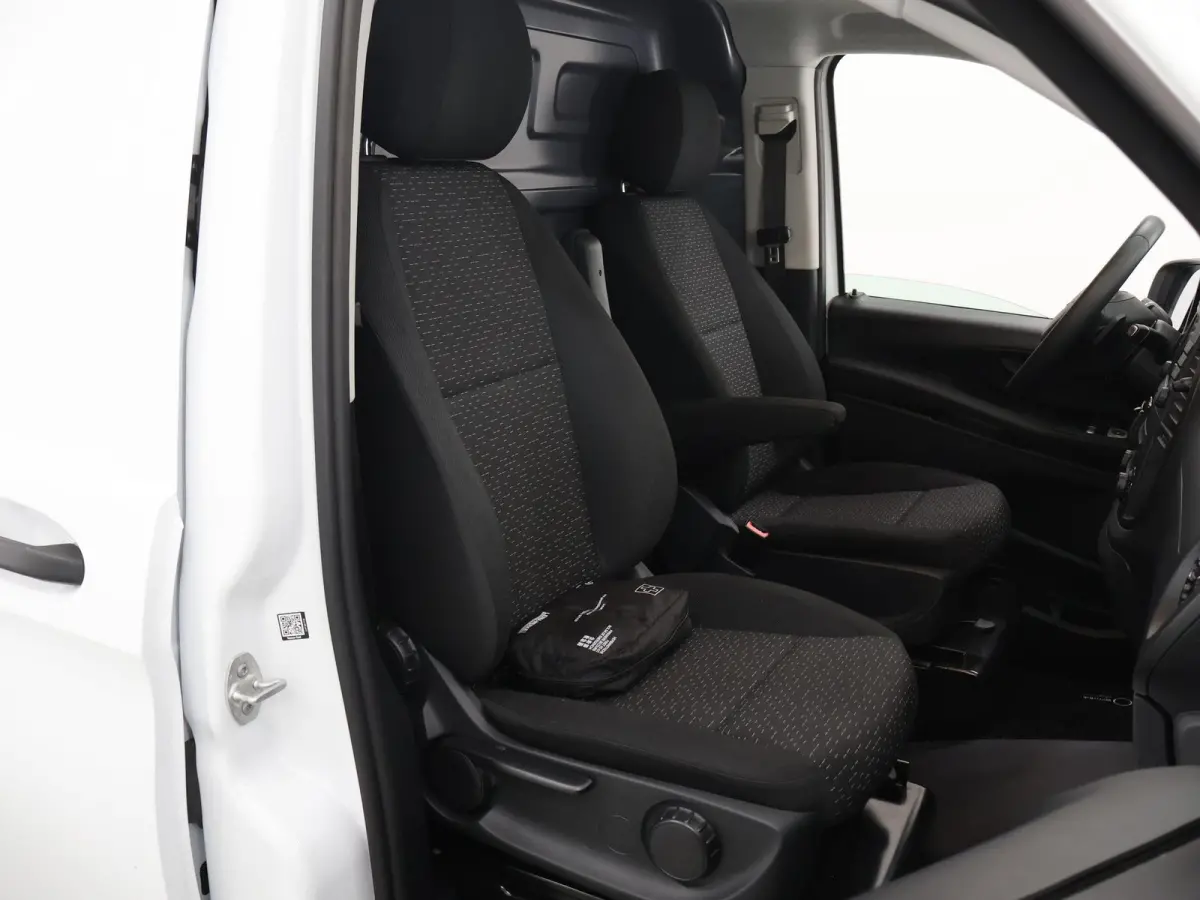 | L2 Lang | 66 kWh | 285 KM RANGE WLTP | Stoelverwarming | Navigatie | Parkeercamera | Airco | Stoel - Stoel | Certified