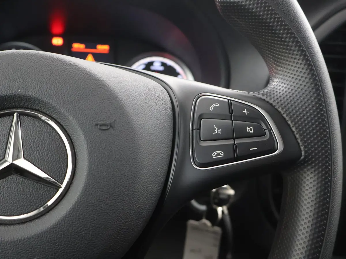 | L2 Lang | 66 kWh | 285 KM RANGE WLTP | Stoelverwarming | Navigatie | Parkeercamera | Airco | Stoel - Stoel | Certified