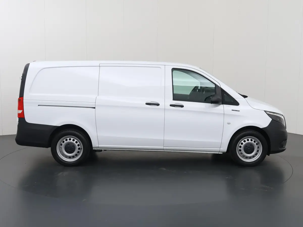 | L2 Lang | 66 kWh | 285 KM RANGE WLTP | Stoelverwarming | Navigatie | Parkeercamera | Airco | Stoel - Stoel | Certified