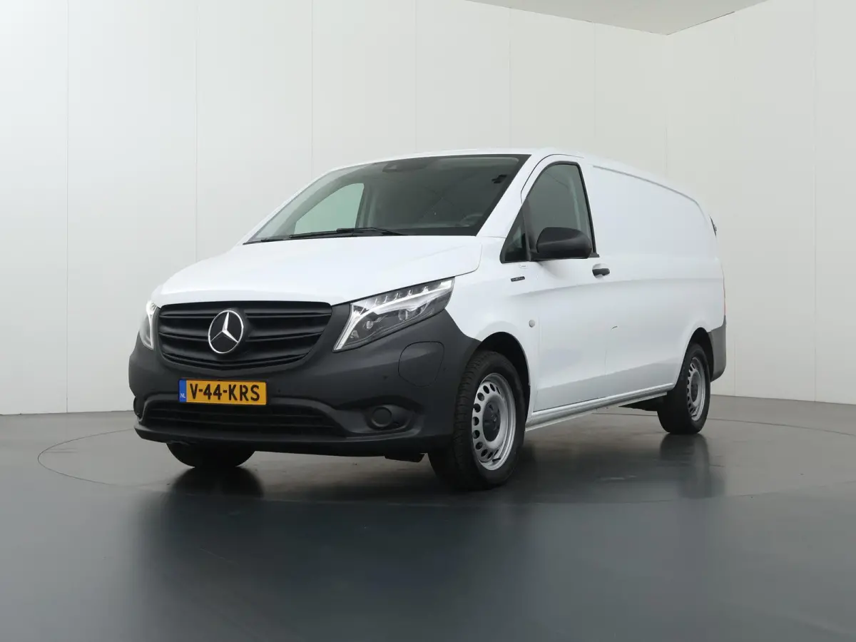 | L2 Lang | 66 kWh | 285 KM RANGE WLTP | Stoelverwarming | Navigatie | Parkeercamera | Airco | Stoel - Stoel | Certified