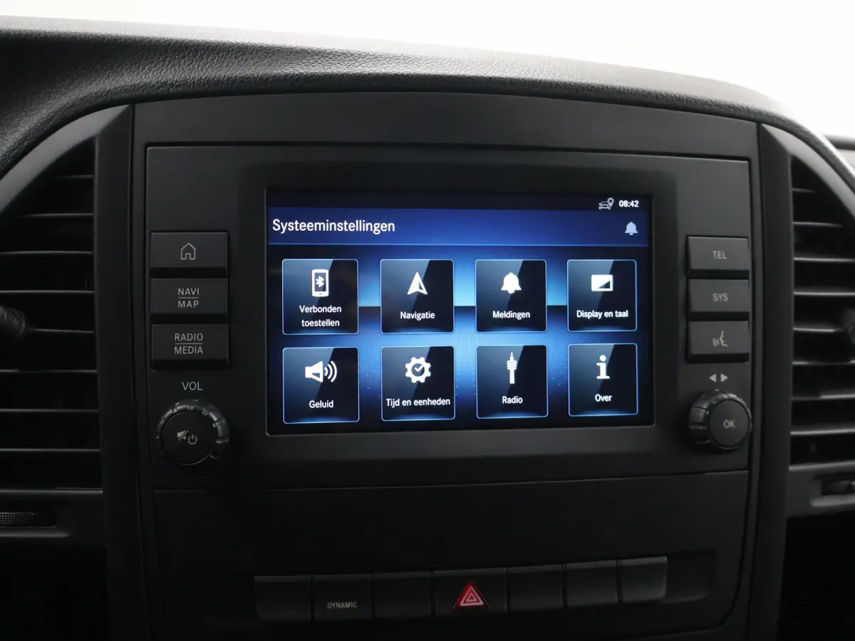 | L2 Lang | 66 kWh | 285 KM RANGE WLTP | Stoelverwarming | Navigatie | Parkeercamera | Airco | Stoel - Stoel | Certified