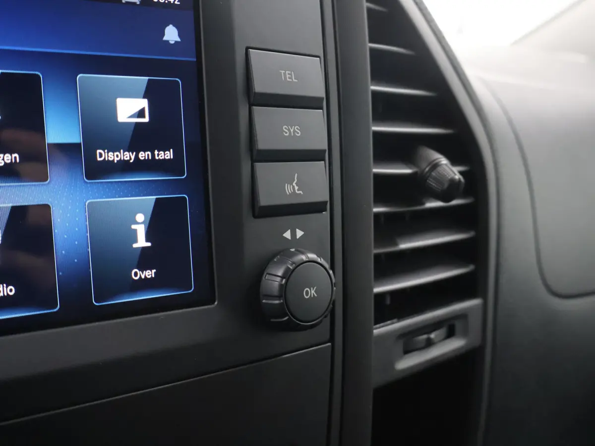 | L2 Lang | 66 kWh | 285 KM RANGE WLTP | Stoelverwarming | Navigatie | Parkeercamera | Airco | Stoel - Stoel | Certified