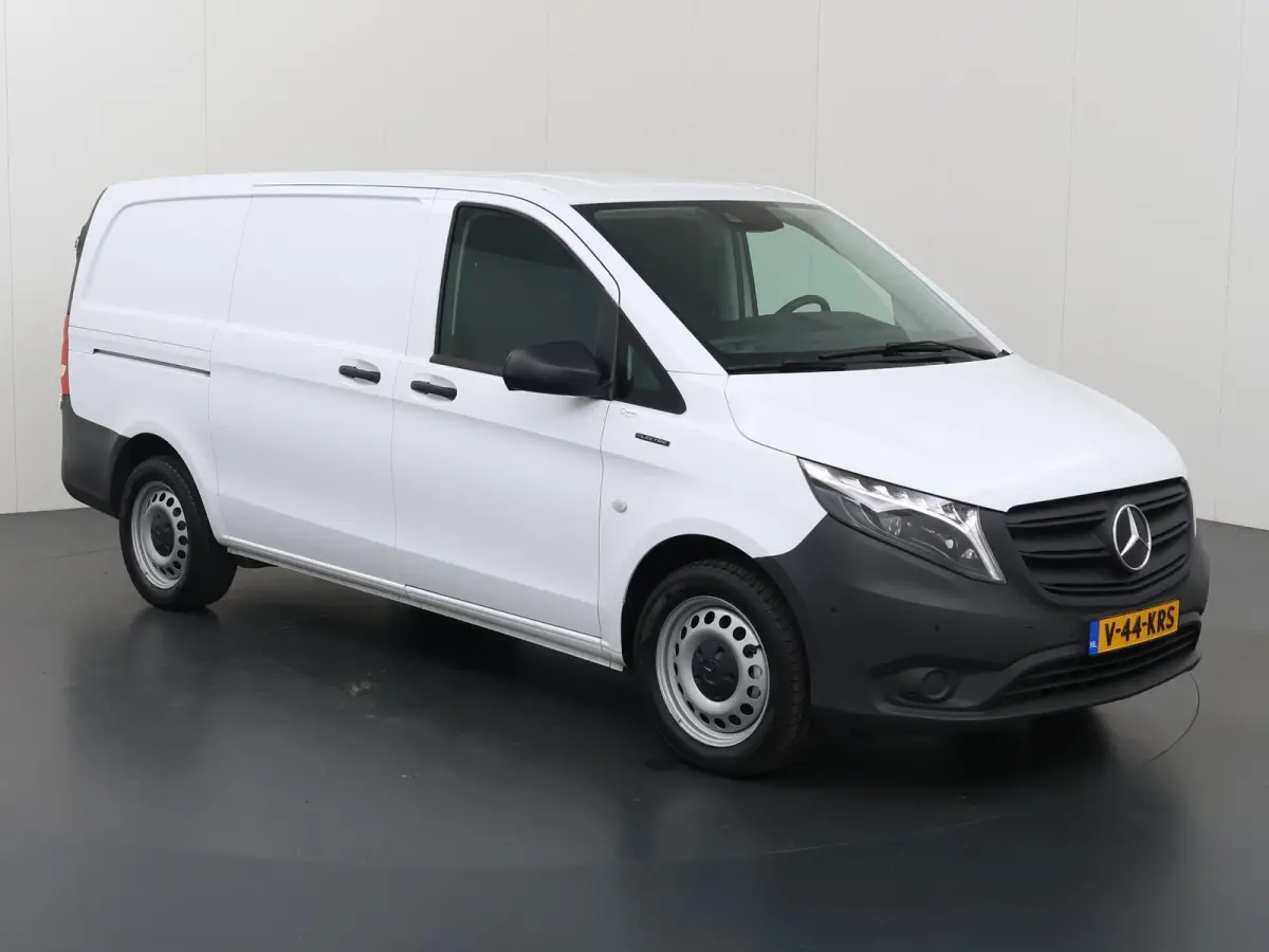 | L2 Lang | 66 kWh | 285 KM RANGE WLTP | Stoelverwarming | Navigatie | Parkeercamera | Airco | Stoel - Stoel | Certified
