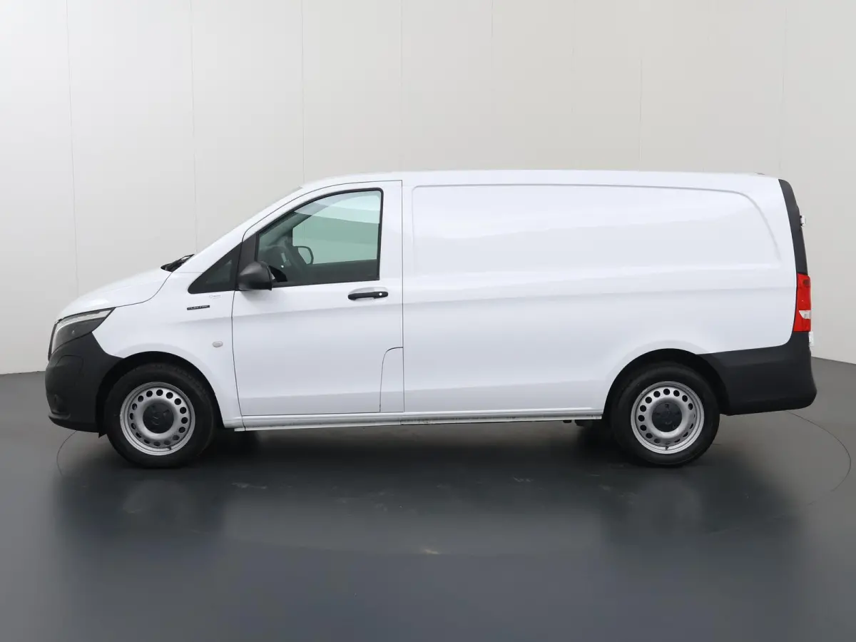 | L2 Lang | 66 kWh | 285 KM RANGE WLTP | Stoelverwarming | Navigatie | Parkeercamera | Airco | Stoel - Stoel | Certified