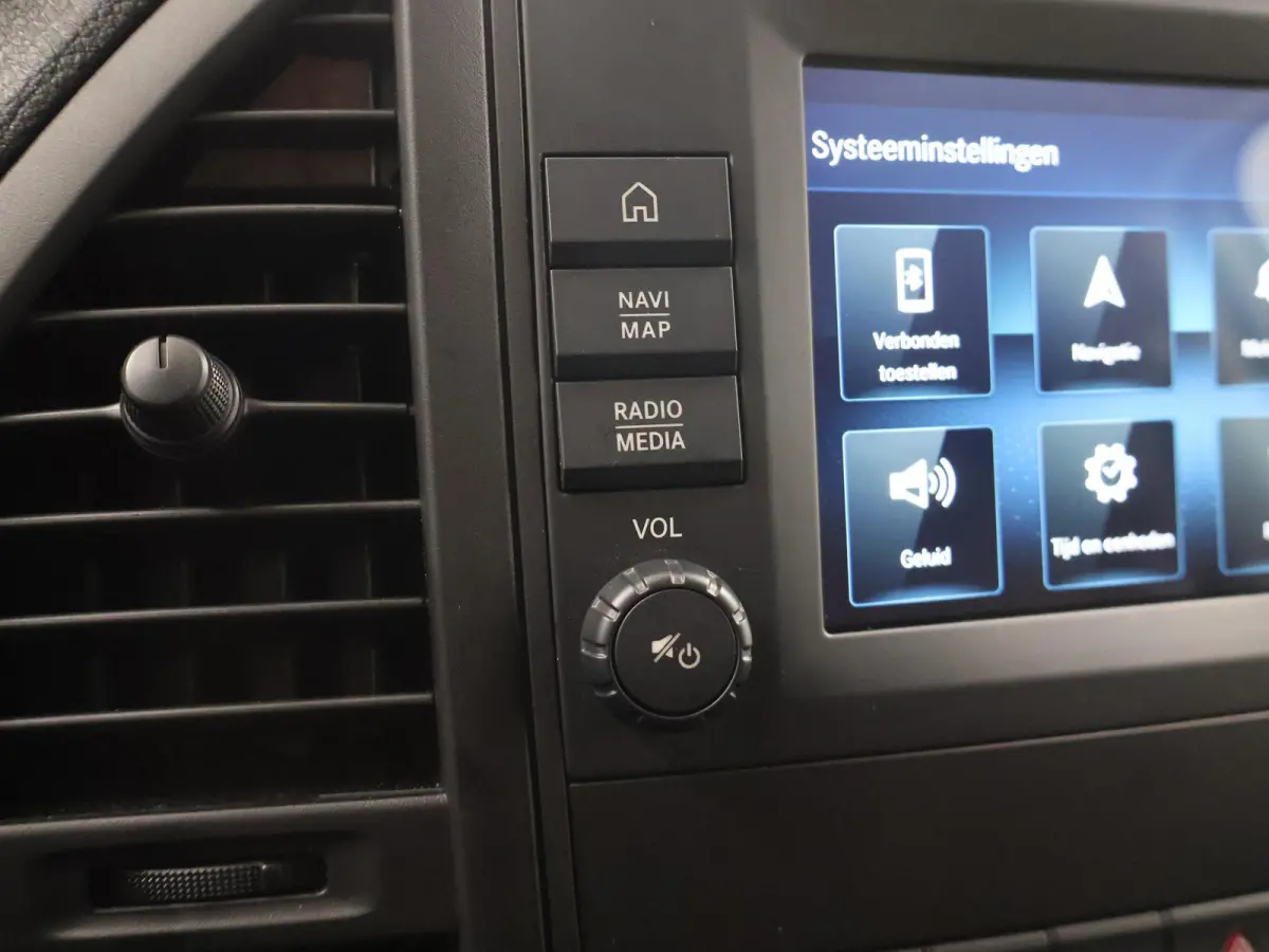 | L2 Lang | 66 kWh | 285 KM RANGE WLTP | Stoelverwarming | Navigatie | Parkeercamera | Airco | Stoel - Stoel | Certified