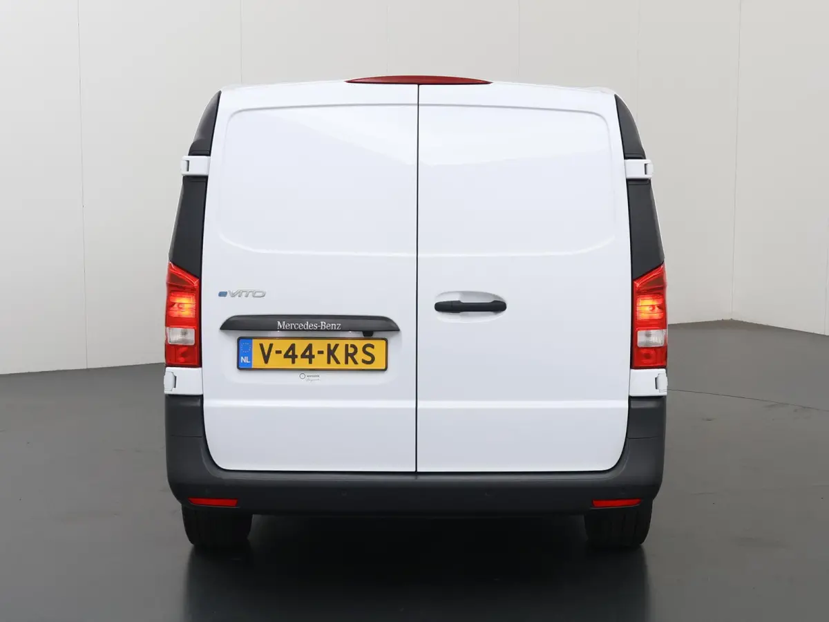 | L2 Lang | 66 kWh | 285 KM RANGE WLTP | Stoelverwarming | Navigatie | Parkeercamera | Airco | Stoel - Stoel | Certified