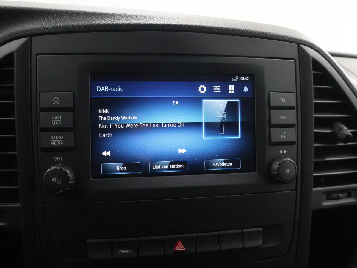 | L2 Lang | 66 kWh | 285 KM RANGE WLTP | Stoelverwarming | Navigatie | Parkeercamera | Airco | Stoel - Stoel | Certified