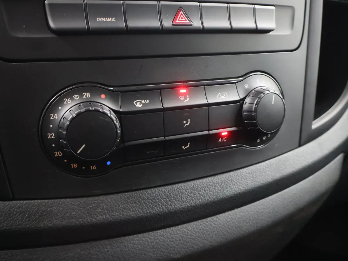 | L2 Lang | 66 kWh | 285 KM RANGE WLTP | Stoelverwarming | Navigatie | Parkeercamera | Airco | Stoel - Stoel | Certified