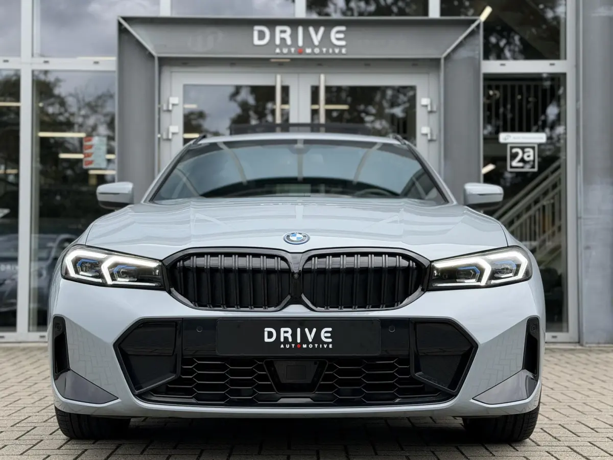 330e xDrive M-Sport Pro |Pano|Driving Ass Prof|Innovation|360Cam|19"|