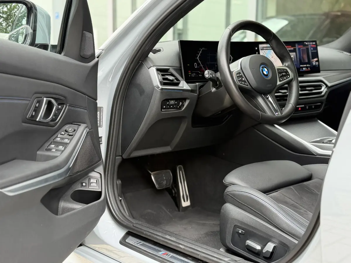 330e xDrive M-Sport Pro |Pano|Driving Ass Prof|Innovation|360Cam|19"|