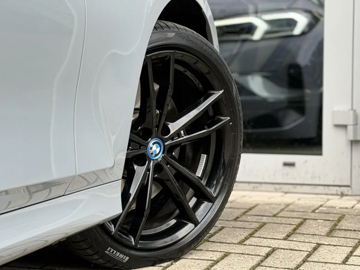 330e xDrive M-Sport Pro |Pano|Driving Ass Prof|Innovation|360Cam|19"|