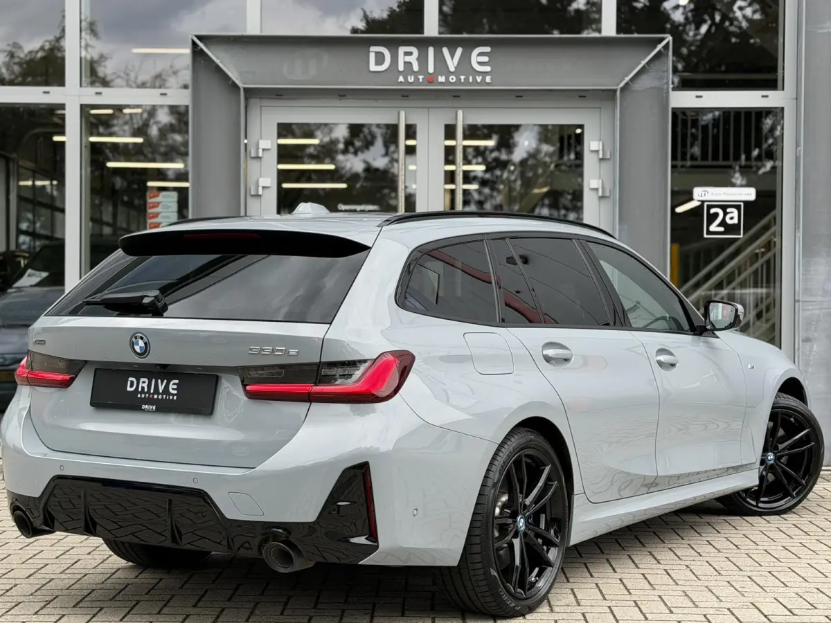 330e xDrive M-Sport Pro |Pano|Driving Ass Prof|Innovation|360Cam|19"|