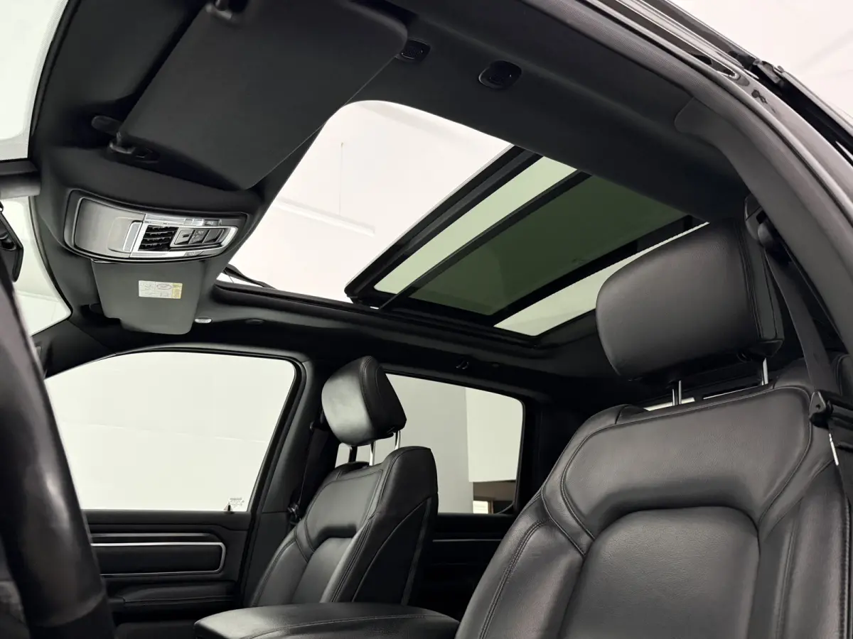 1500 5.7 V8 4x4 Crew Cab Big Horn | Pano | 3500kg Trekgew. | Trekhaak | Camera | Alpine | Carplay | Cruise | Leder