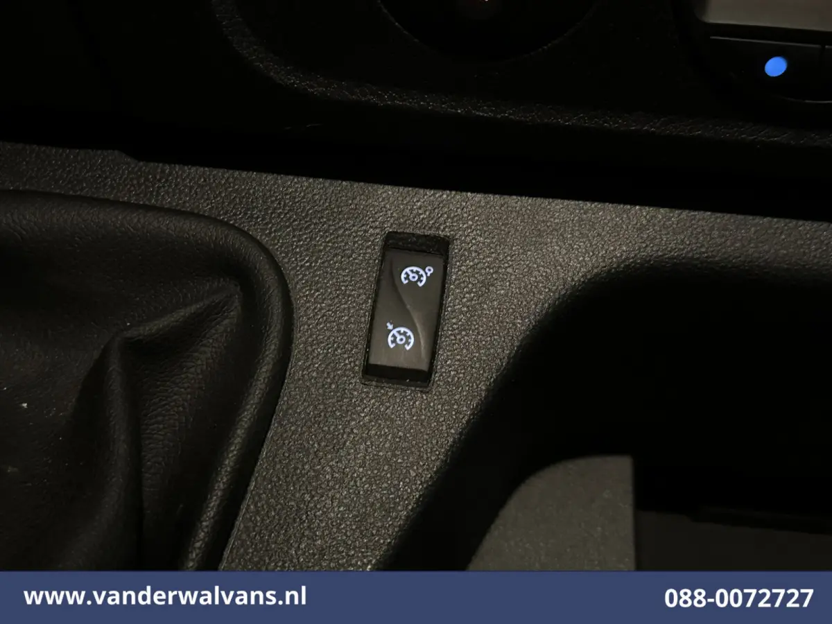 2.3 dCi 146pk Chassis Cabine Euro6 Airco | Navigatie | LED | Cruisecontrol Bijrijdersbank