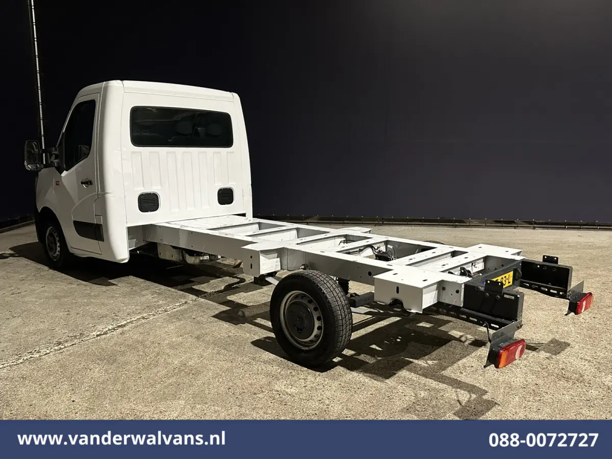 2.3 dCi 146pk Chassis Cabine Euro6 Airco | Navigatie | LED | Cruisecontrol Bijrijdersbank