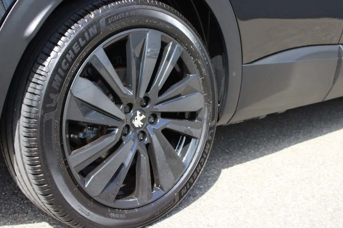 1.6 HYbrid 225 GT | Black Pack | Alcantara | Camera | Navigatie | Focal |