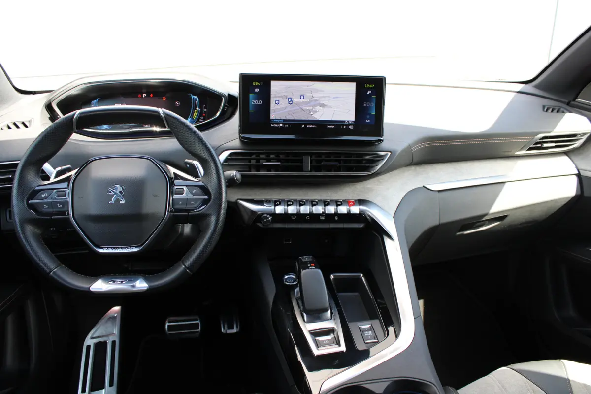 1.6 HYbrid 225 GT | Black Pack | Alcantara | Camera | Navigatie | Focal |
